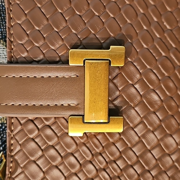 Elegant Panova London Vienna Brown Crossbody Bag - Picture 4 of 5